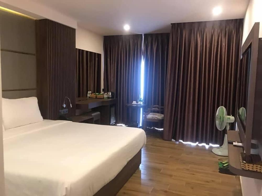 เอเบย์ โฮเทล ญาจาง Hotel ภายนอก รูปภาพ